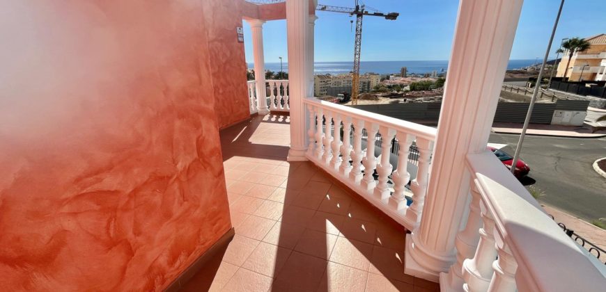 Villa en venta en Vista Hermosa II, Los Cristianos – Tenerife Sur