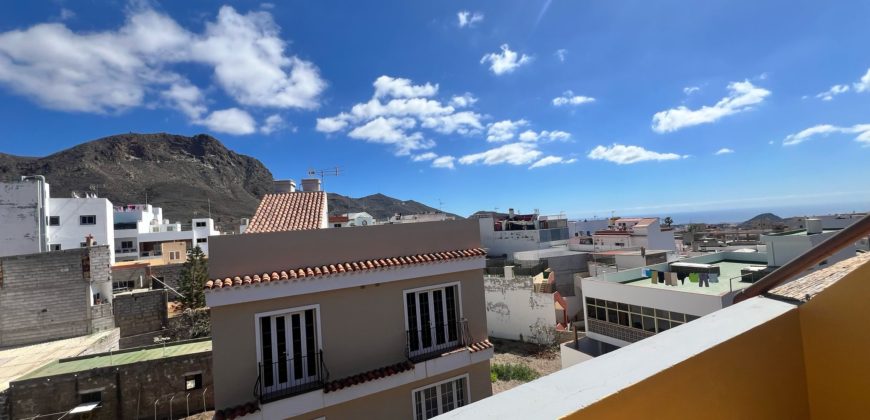 Semi-Detached Triplex for Sale – Valle de San Lorenzo, Arona