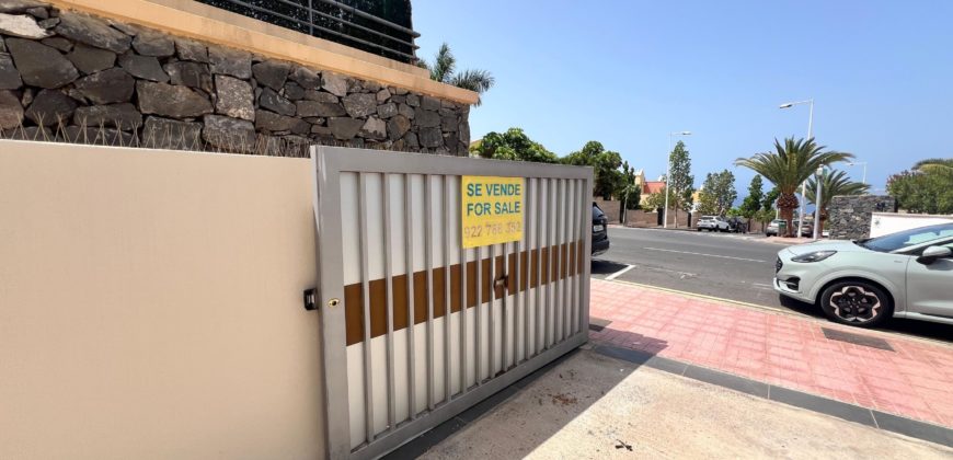 Chalet Adosado en Venta – Los Girasoles, Madroñal de Fañabé