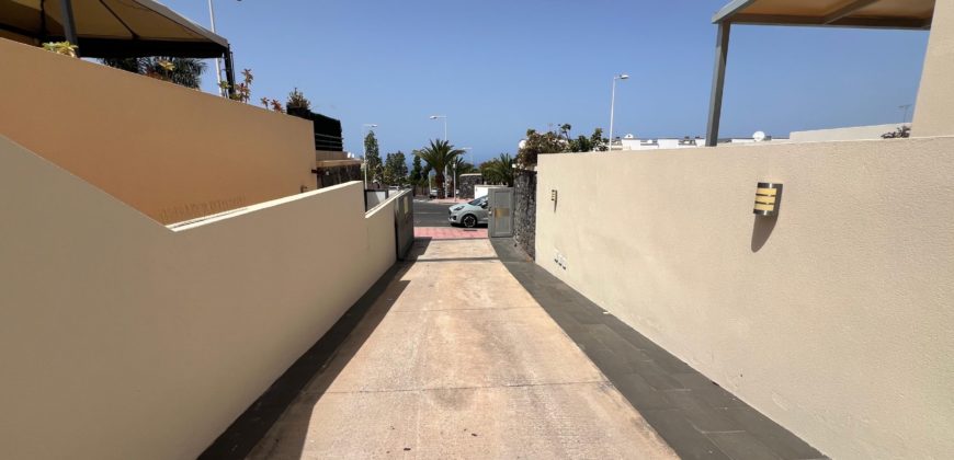 Chalet Adosado en Venta – Los Girasoles, Madroñal de Fañabé