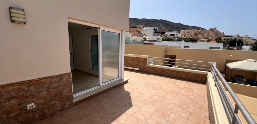 Chalet Adosado en Venta – Los Girasoles, Madroñal de Fañabé