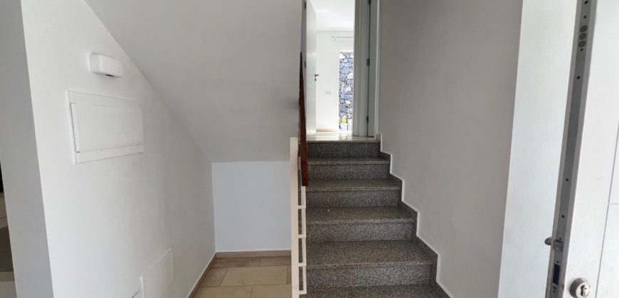 Chalet Adosado en Venta – Los Girasoles, Madroñal de Fañabé