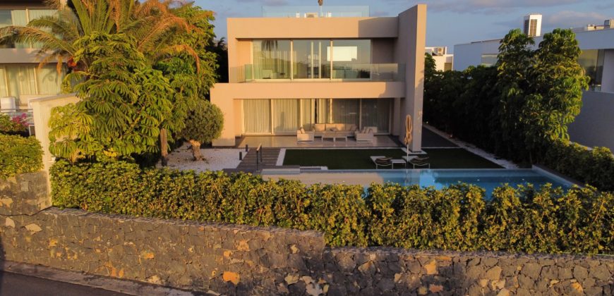 Villa de lujo en venta en Adeje – Villas Barranco Golf