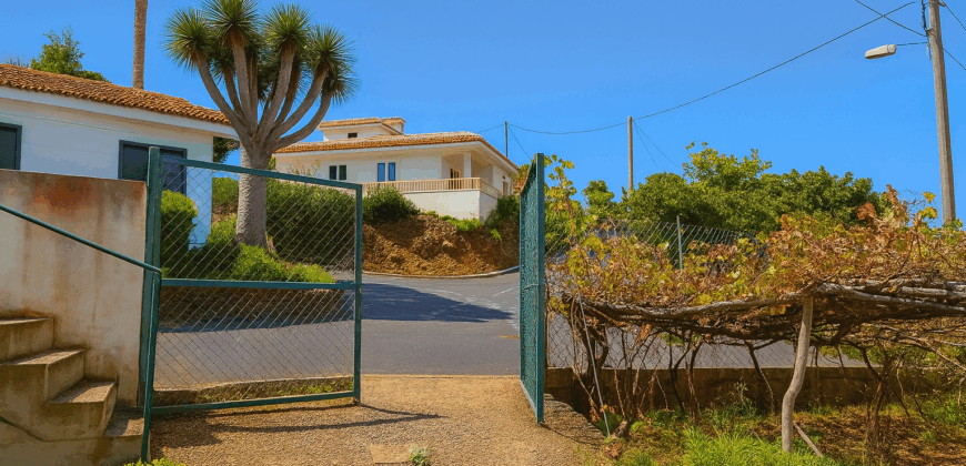 Urokliwa finca w La Florida – działka 1966 m² z budynkiem 32 m²