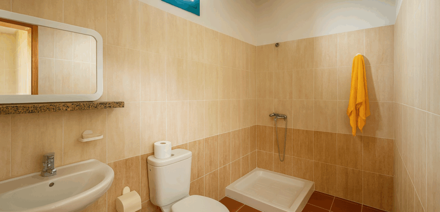 Urokliwa finca w La Florida – działka 1966 m² z budynkiem 32 m²