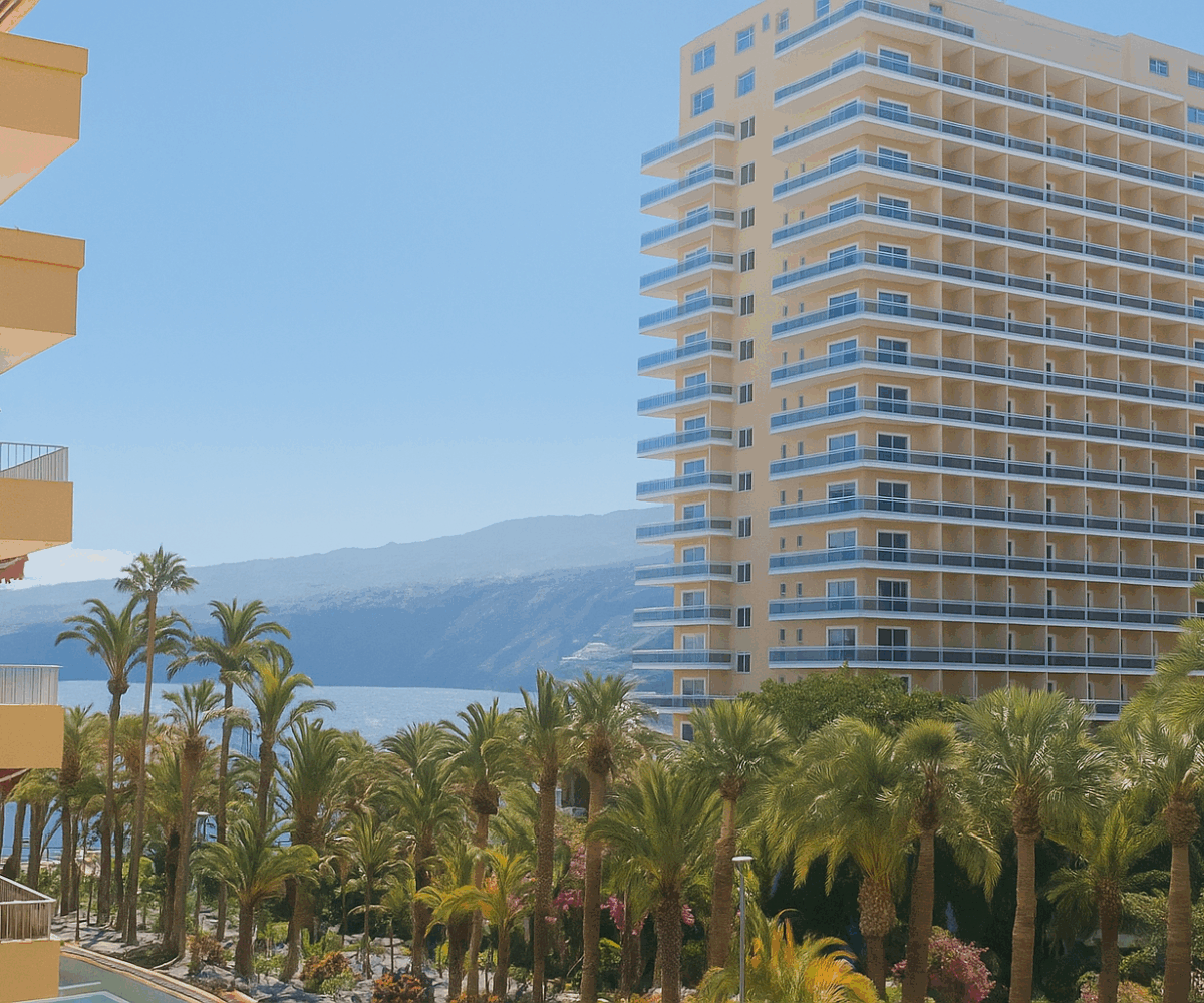 Apartamento con 2 Dormitorios y 2 Balcones – Puerto de la Cruz, Edificio Alta