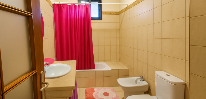 Independent House with Panoramic Ocean & Teide Views – La Guancha – 1000 m² Plot