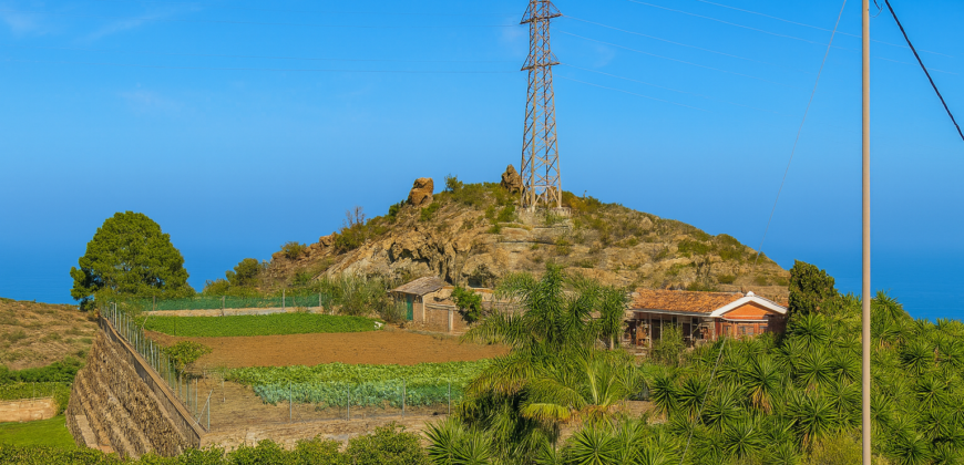 Finca rústica con edificaciones y gran potencial