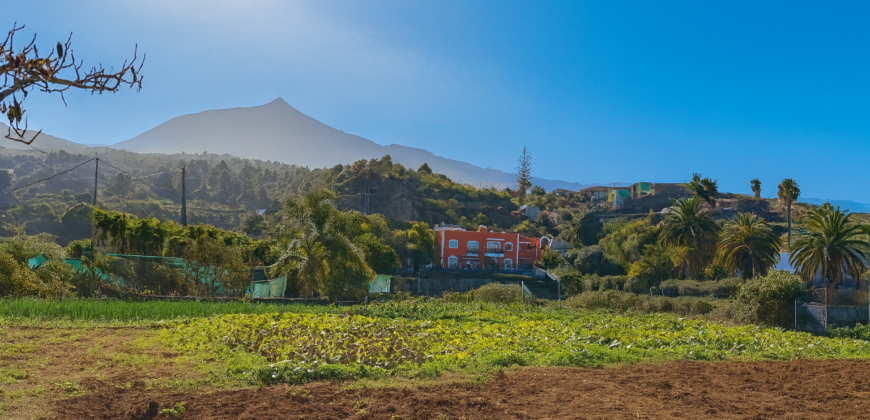 Finca rústica con edificaciones y gran potencial