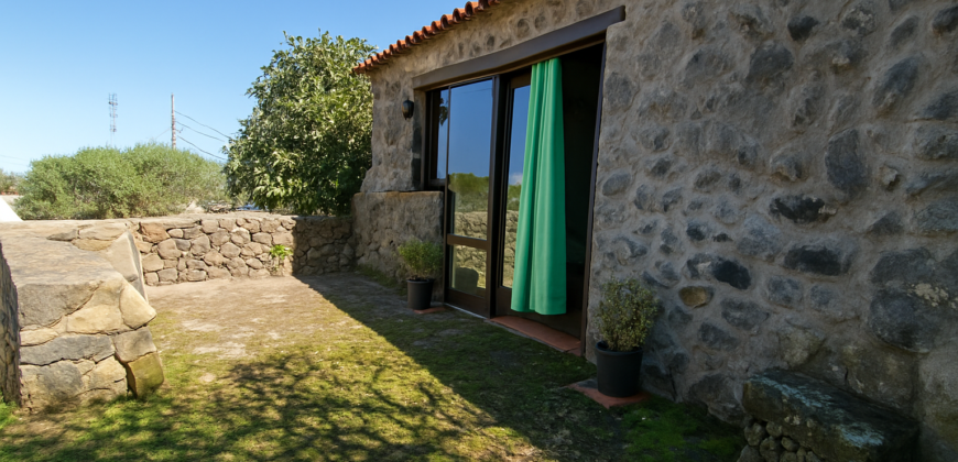 Niezależny dom z panoramicznym widokiem na ocean i Teide – La Guancha – działka 1000 m²