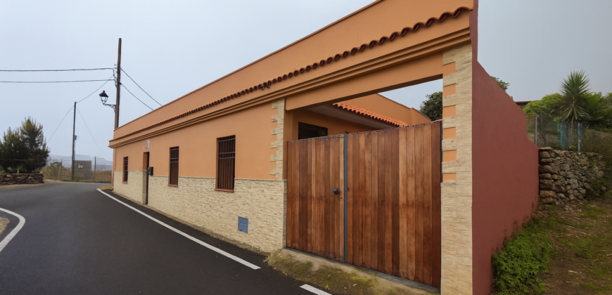 Niezależny dom z panoramicznym widokiem na ocean i Teide – La Guancha – działka 1000 m²