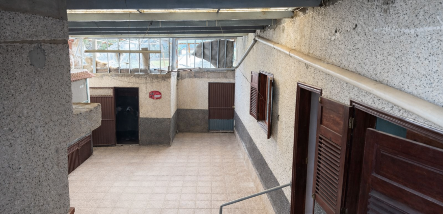 Casa con terreno y vistas al océano – Santa Bárbara