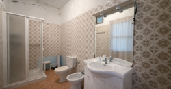 Casa con terreno y vistas al océano – Santa Bárbara