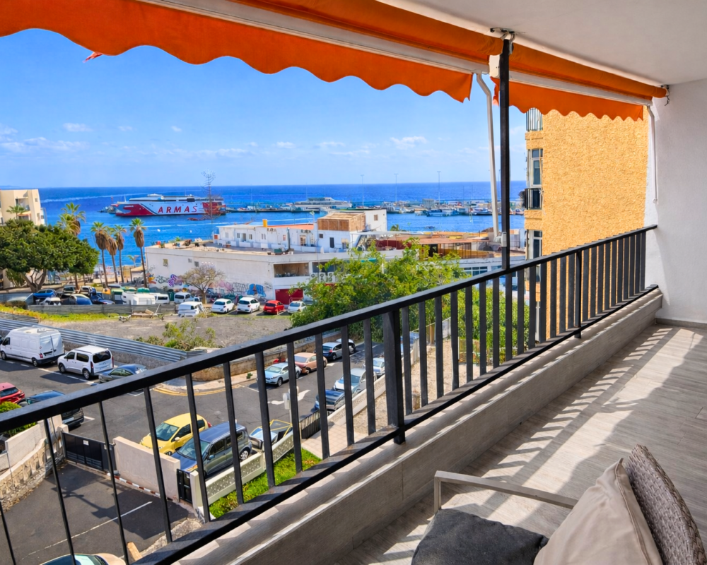 Apartamento con vistas al océano – 47 m² | reformado | plaza de garaje